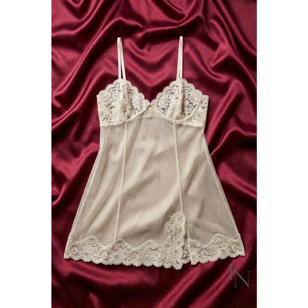 Victoria’s Secret Ivory Lace Sheer Mesh Chemise – Size Large